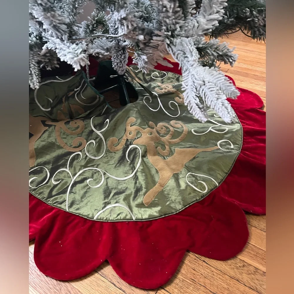 Pier 1 Imports Christmas Reindeer Tree Skirt